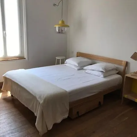 De La Pinede Hotell