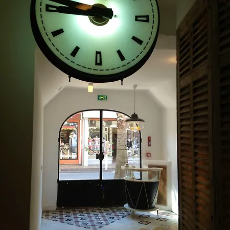 Hotell De La Pinede