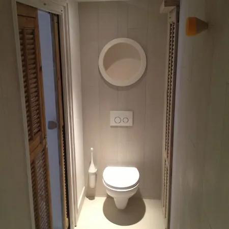 Hotel De La Pinede 3*